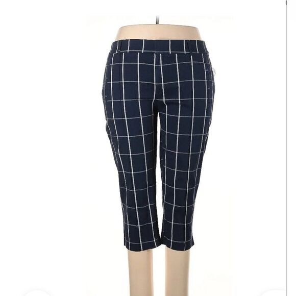 Time And Tru Stretch Plaid Capri Pants - Picture 1 of 12